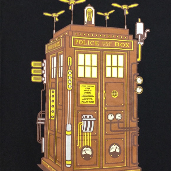 Doctor Who phone booth tshirt size S☎️ - Picture 2 of 4